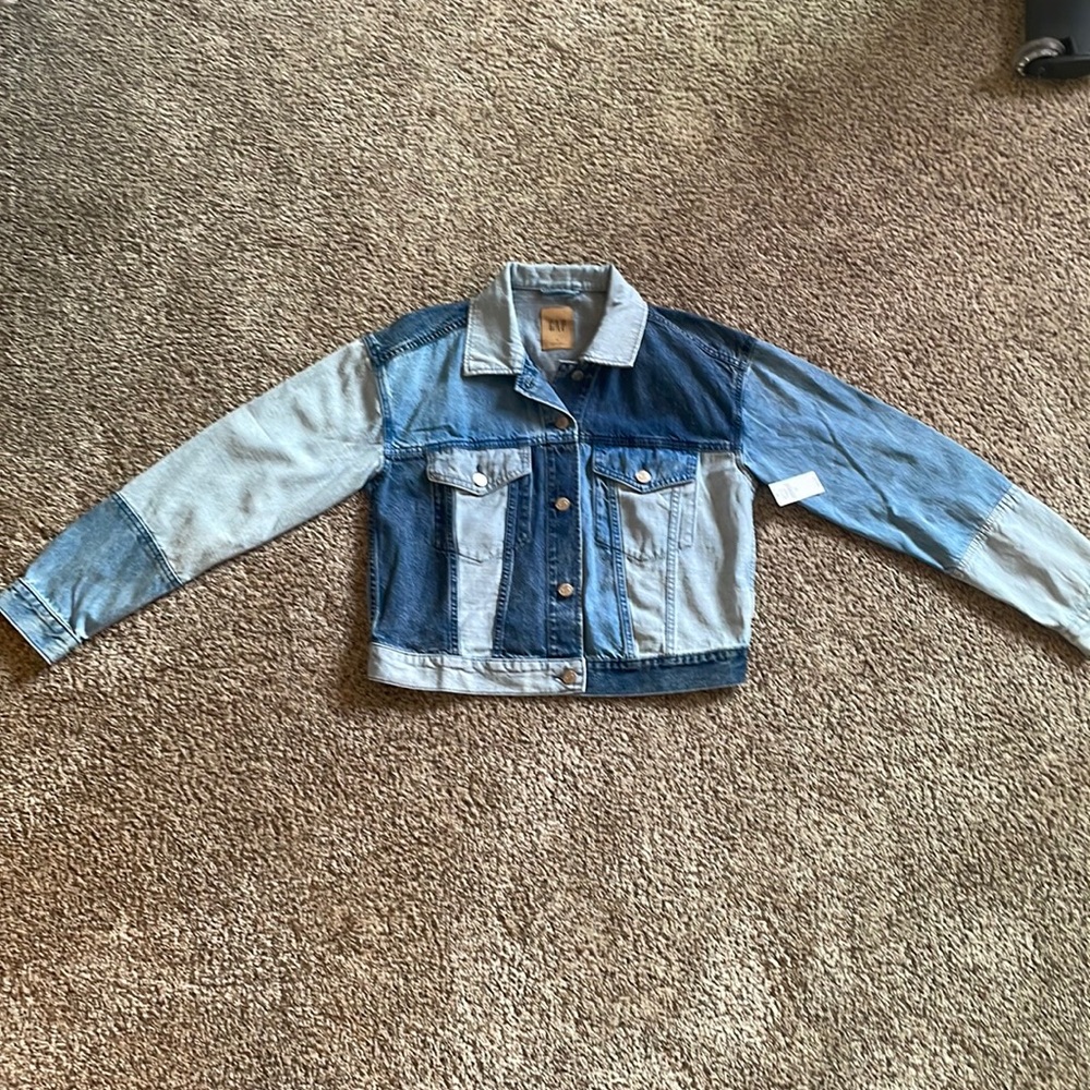 Gap jean jacket women’s small